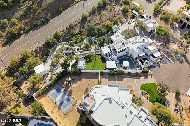 Building Photo - 3112 E Palo Verde Dr