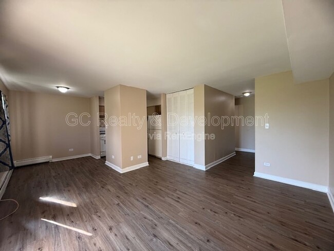 Building Photo - 808 College Blvd