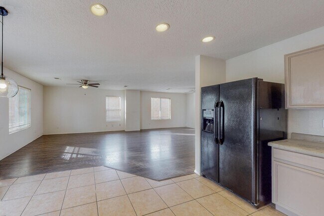 Building Photo - 6056 Malpais Park Ave NW