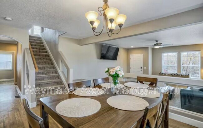 Building Photo - 10904 Cascading Spring Cir