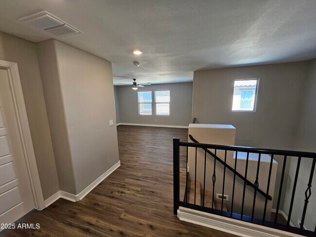 Building Photo - 40537 W Helen Ct