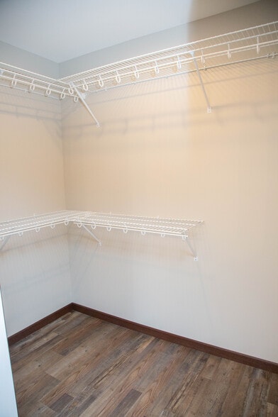 Building Photo - 2177 Cheyenne Way