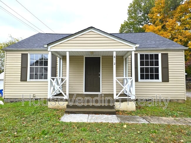 Building Photo - 812 Brewster Rd