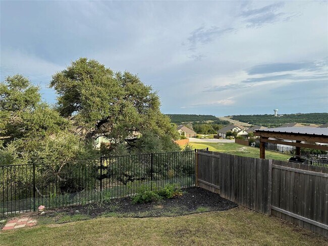 Building Photo - 441 Saturnia Dr