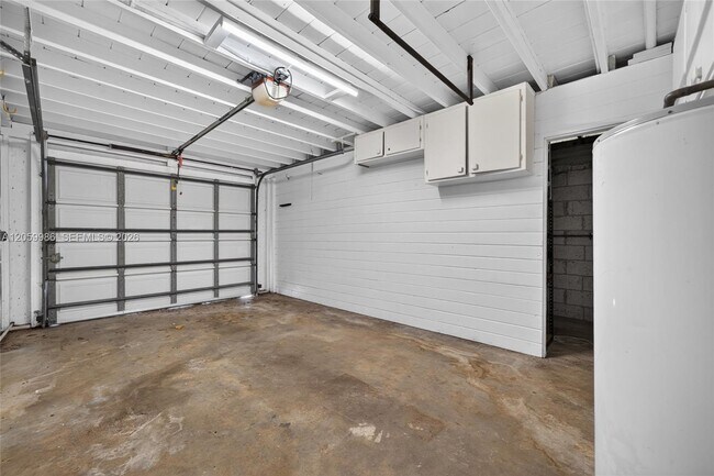 Building Photo - 12930 SW 81st Ave