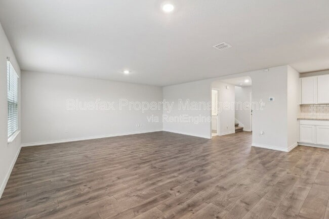 Building Photo - 11319 War Emblem