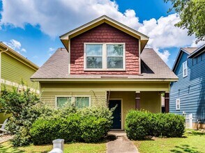 Building Photo - Beautiful 2 BR / 2.5 BA Home for Rent in K...