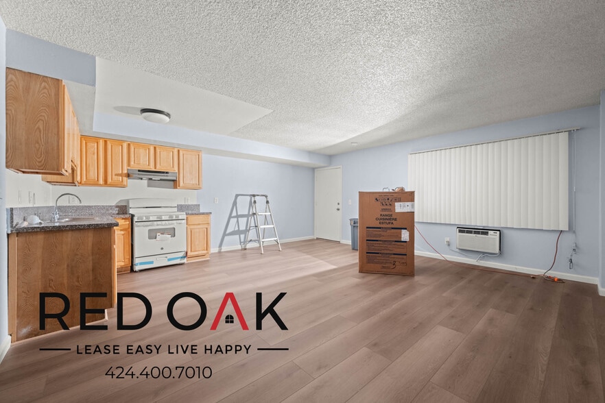 Building Photo - 2448 N Eastern Ave