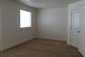 Building Photo - Spacious Townhome on Quiet Street