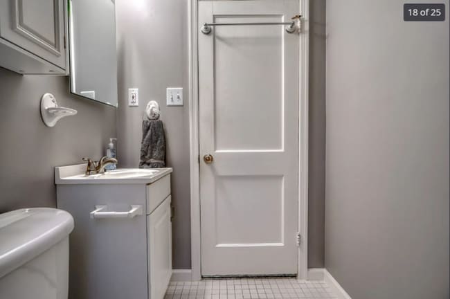 Building Photo - 3 Bedroom Rehabbed Home