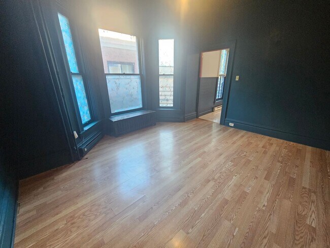 Building Photo - 214 Briggs St