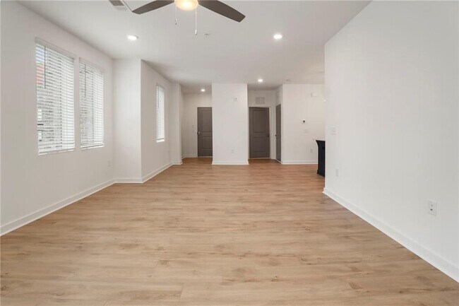 Building Photo - 388 Pratt Dr SE