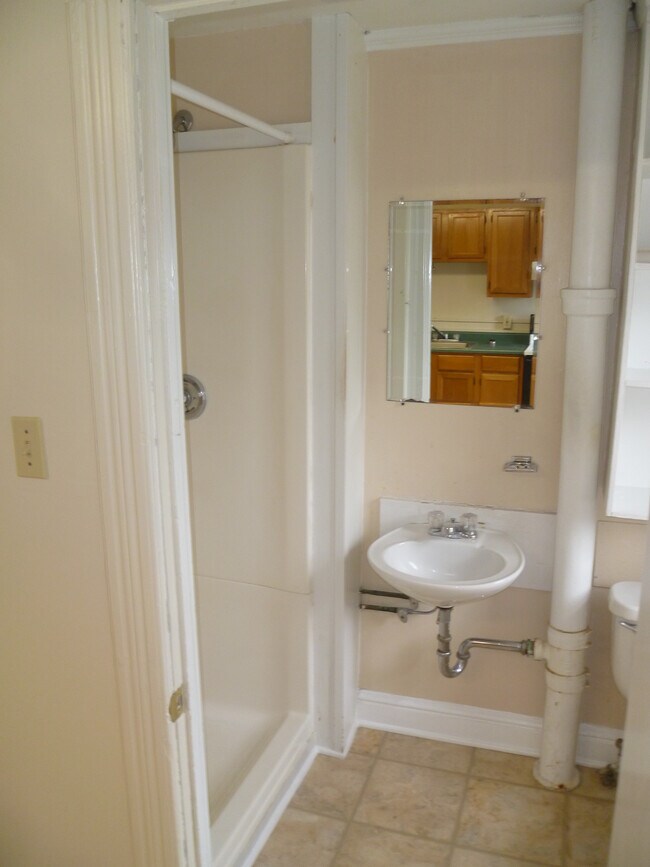 Building Photo - 174 S Branch St