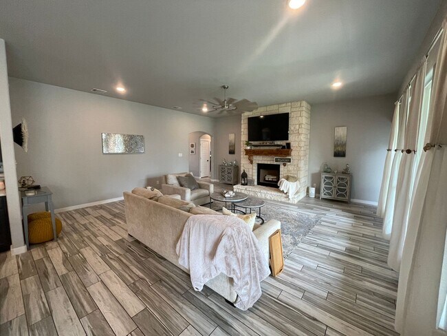 Building Photo - 4-Bedroom House for Rent in Temple