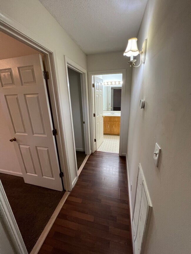 Building Photo - Available home in Cozy Caul-de-sac