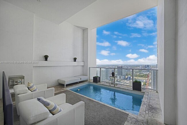 Building Photo - 1040 Biscayne Blvd