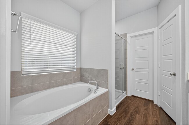 Building Photo - 21932 Juniper Crossing Dr