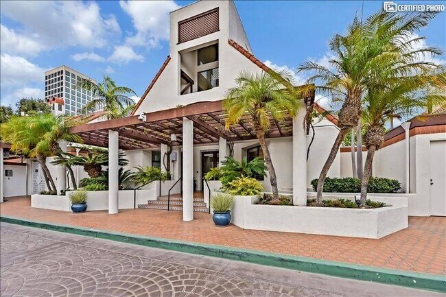 Well managed complex - 701 Kettner Blvd