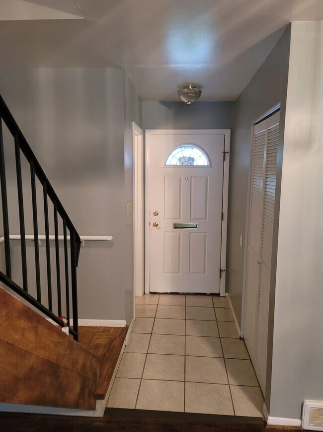 Building Photo - 2500 Topsfield Rd