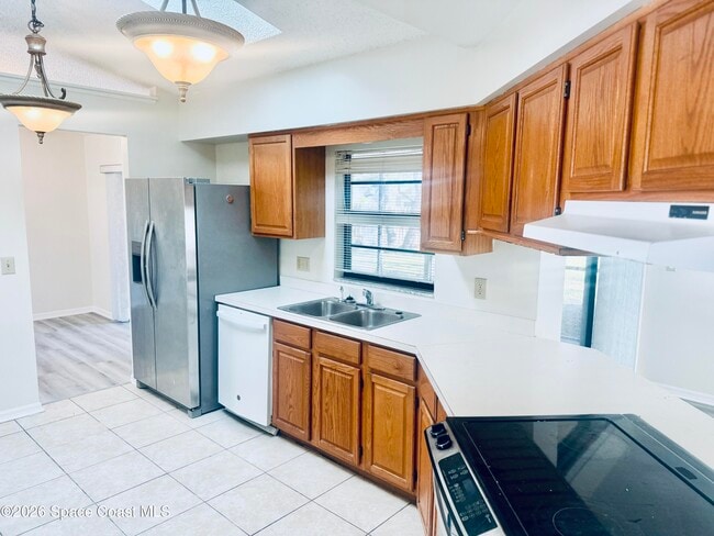 Building Photo - 4795 Riverside Rd