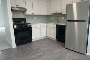 Building Photo - 108 Seaside Ave