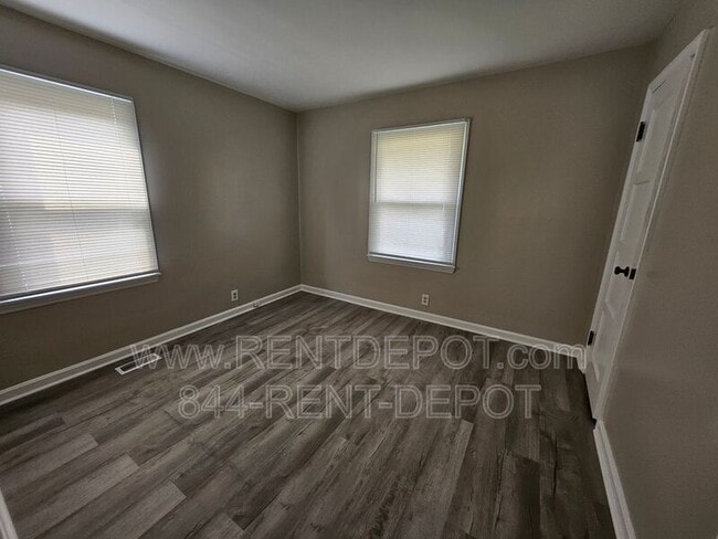 Building Photo - 2821 Taylor Ave