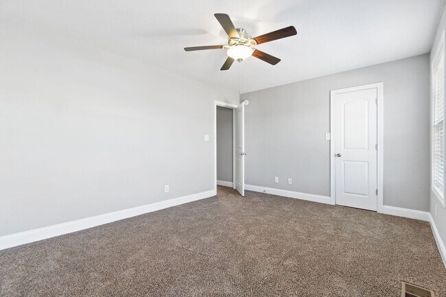 Building Photo - 1816 Beckett Dr
