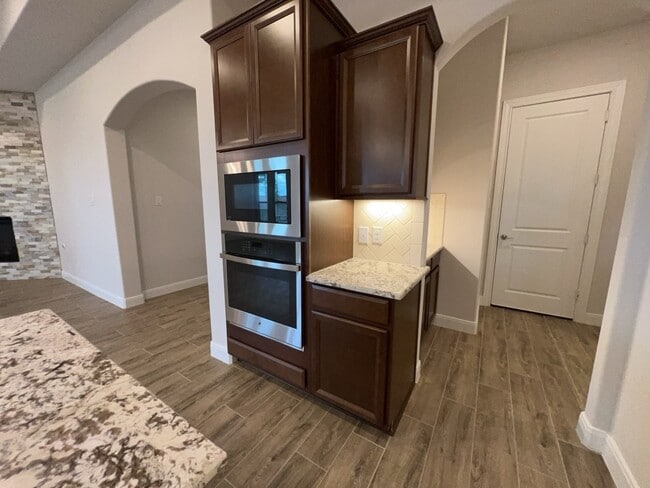 Building Photo - 5714 Caracara St