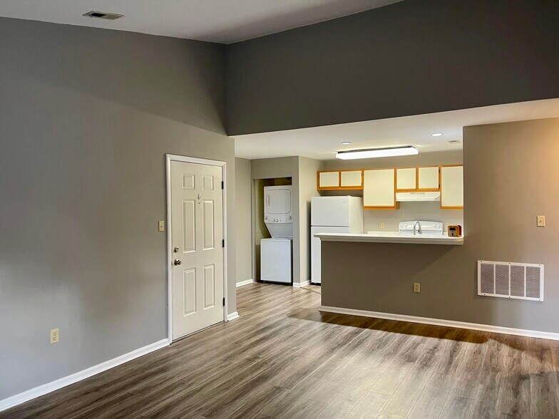 Living Area Lookong Into Kitchen & Eating Area - 3 Chesapeake Dr