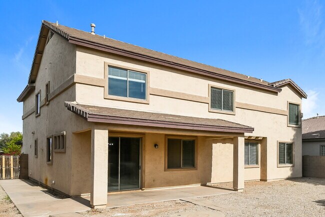 Building Photo - 10047 E Lakeview Ave