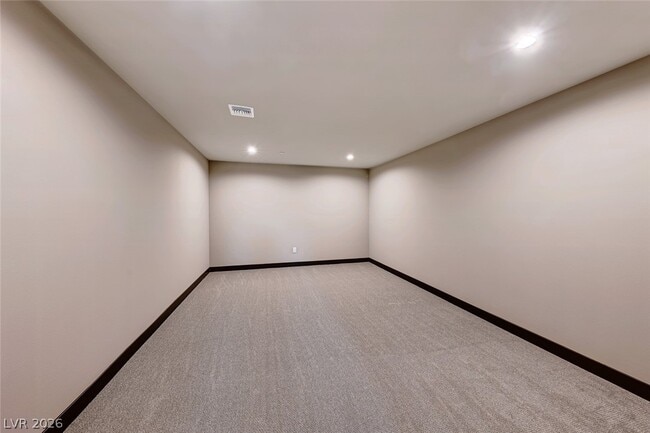 Building Photo - 26 Lakefront Dr