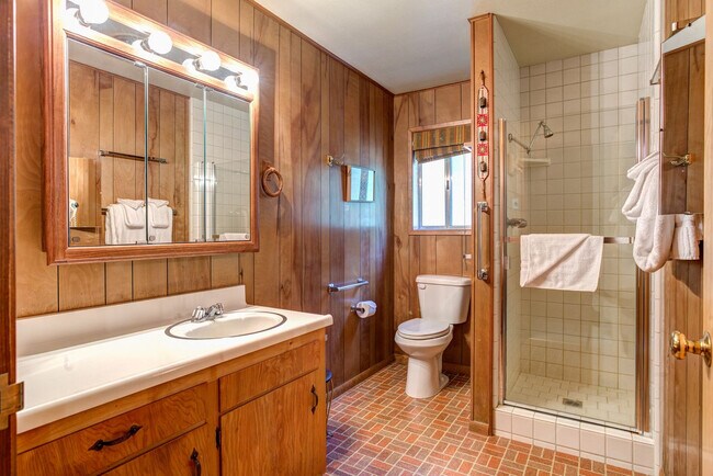 Building Photo - 8067 Chilnualna Falls Rd
