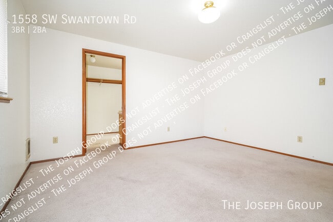 Building Photo - 1558 SW Swantown Rd