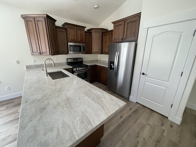 Building Photo - 1957 Fielding Hill Ln