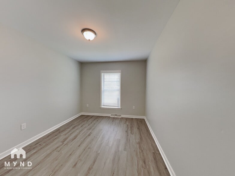 Building Photo - 215 Clearwater Dr