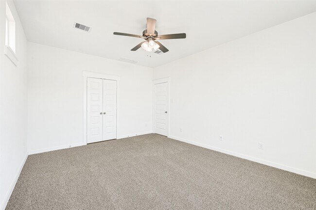 Building Photo - 4625 Peony Grn Dr