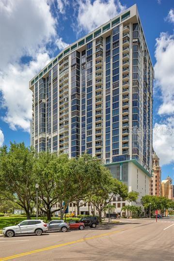 Primary Photo - 1 Beach Dr SE