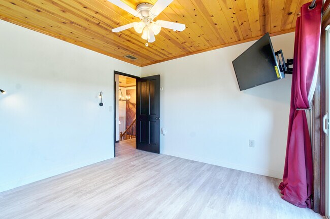Building Photo - 509 Wallace Ln