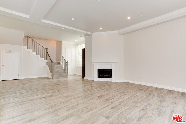 Building Photo - 1018 2nd St