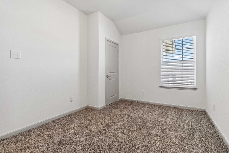 Building Photo - 10207 Tulipwood Run
