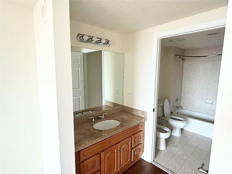 Building Photo - 4242 NW 2nd St