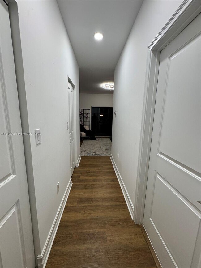 Building Photo - 2900 Hidden Harbour Ct