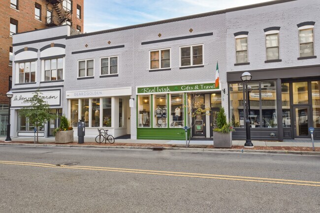 Building Photo - 213 S 4th Ave