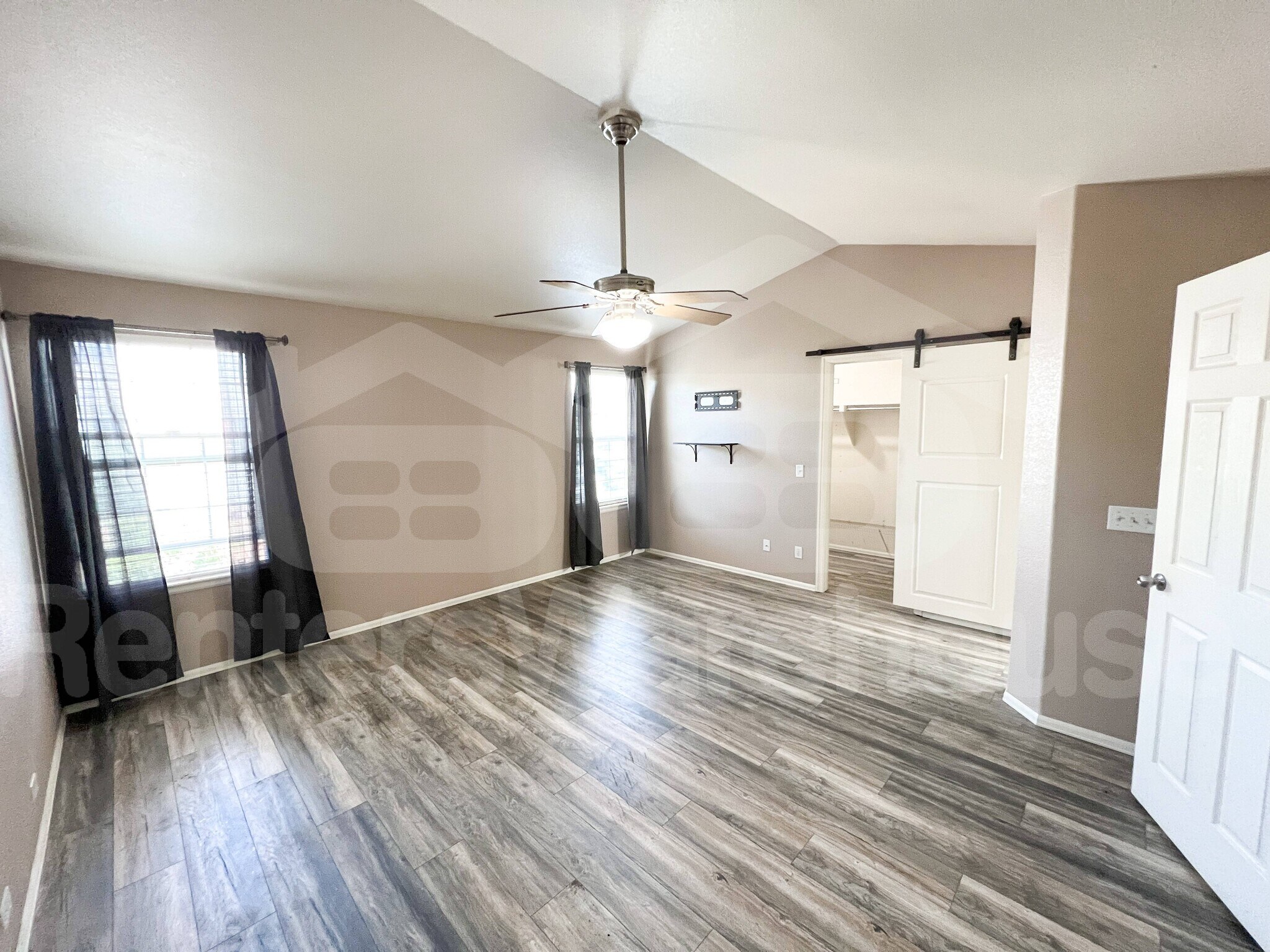 Building Photo - 3903 S Perth St