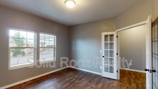 Building Photo - 8341 Needle Drop Ct