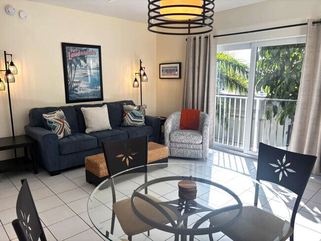 Building Photo - 2908 Bayshore Dr