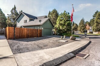 Building Photo - Beautiful home in Tanglewood