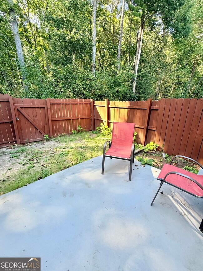 Building Photo - 6327 Ellenwood Dr