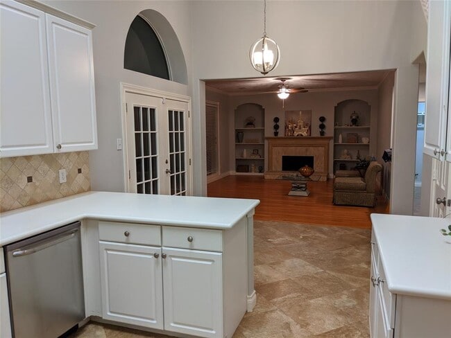Building Photo - 16114 Charter Rock Dr