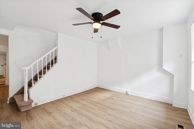 Building Photo - 135 E Miner St